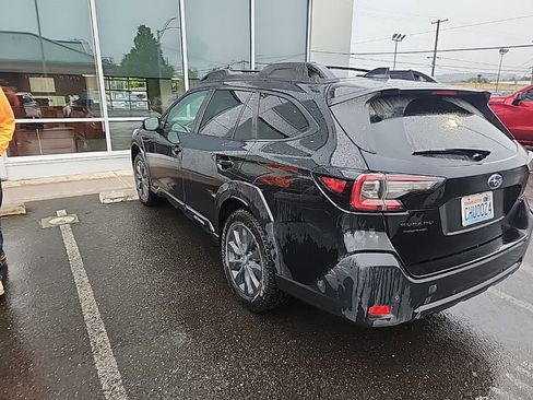 Used 2023 Subaru Outback Onyx Edition XT w/ Tech Package 2 AWD/4WD image 9