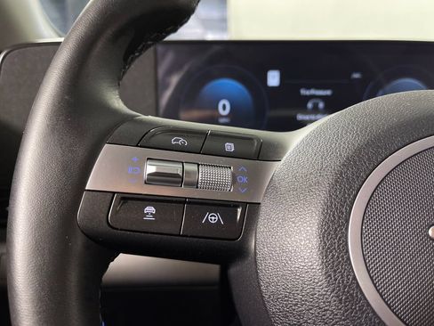 Used 2025 Hyundai Kona Limited FWD image 26