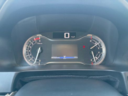 Used 2016 Honda Pilot Touring image 19