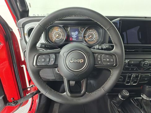 Used 2025 Jeep Wrangler Unlimited Sport AWD/4WD image 4