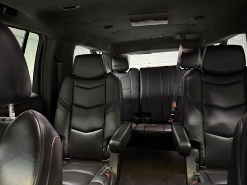 Used 2016 Cadillac Escalade ESV Platinum image 21