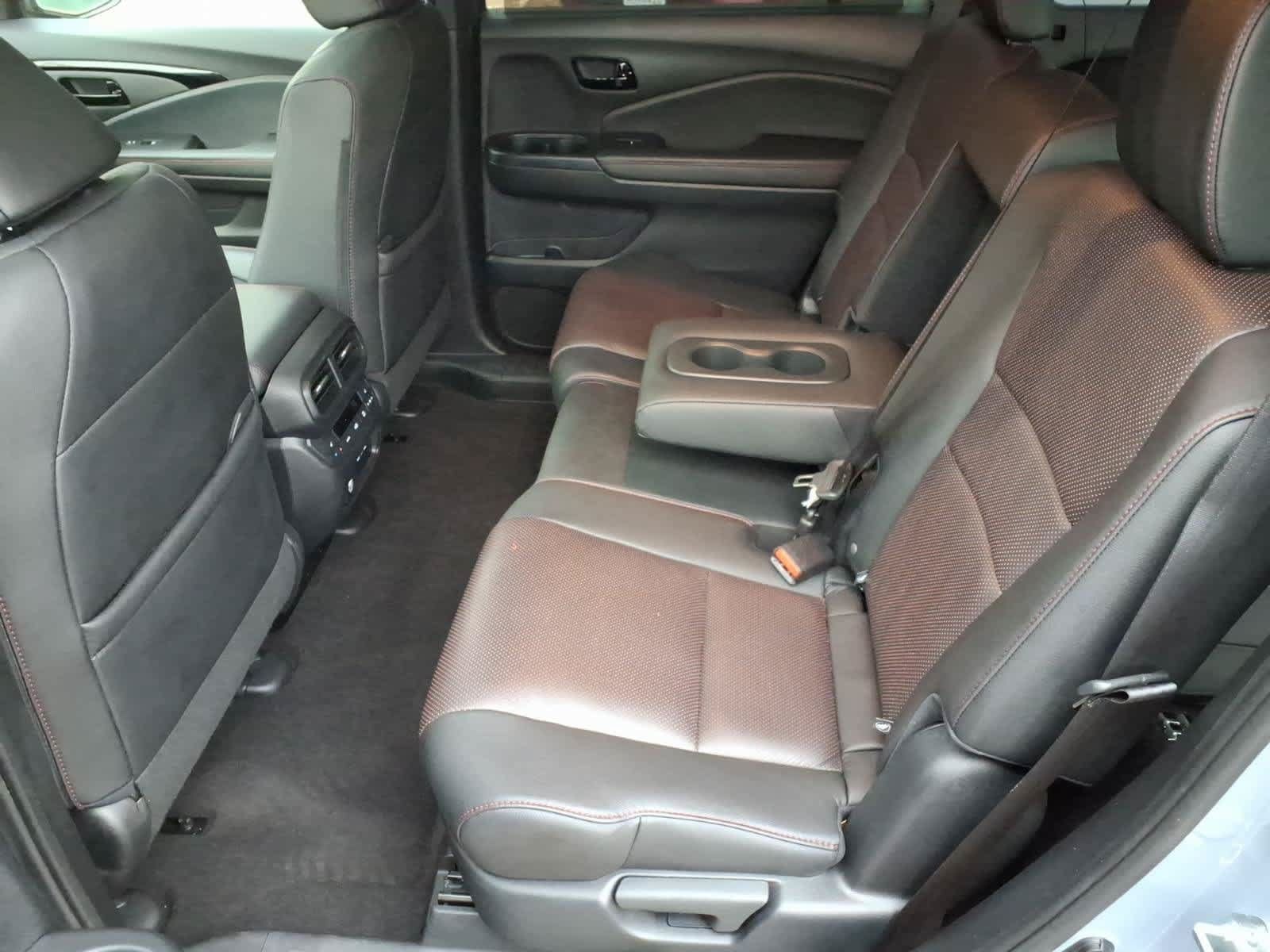 Used 2024 Honda Passport Black Edition image 9