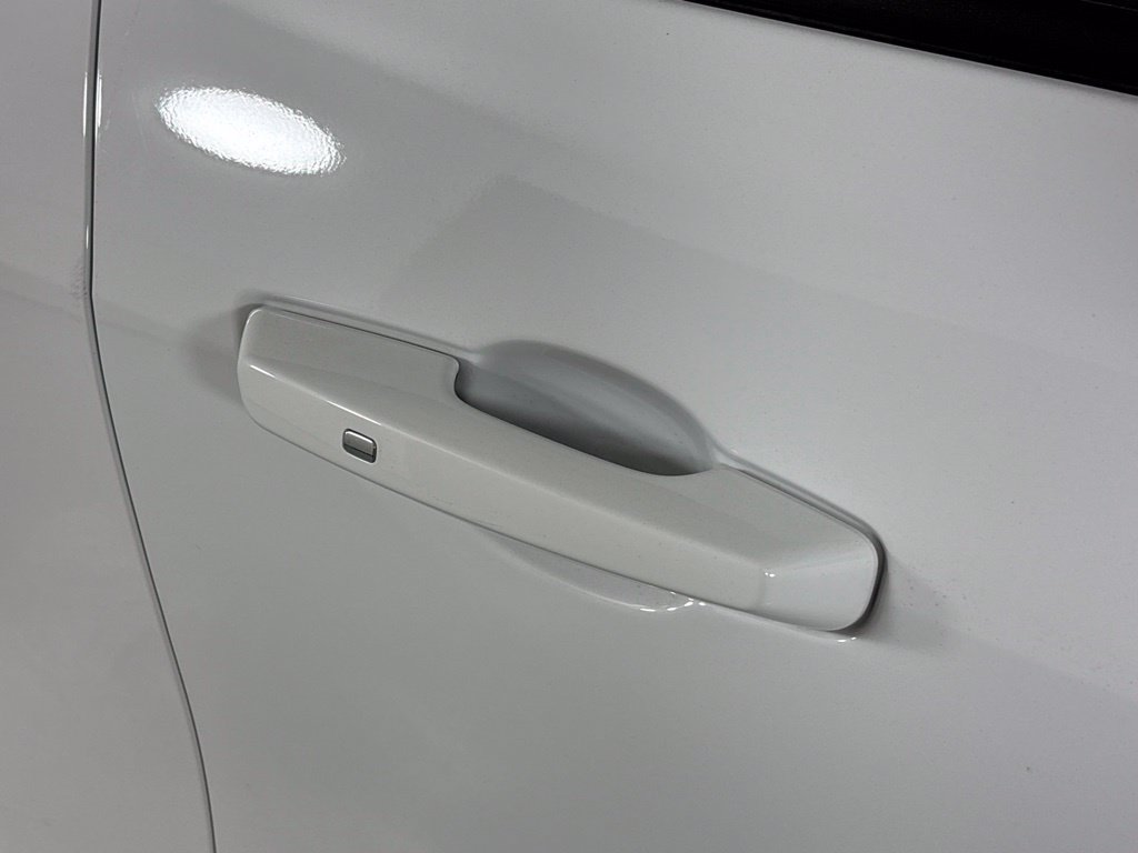 Certified 2026 GMC Acadia Elevation FWD image 14