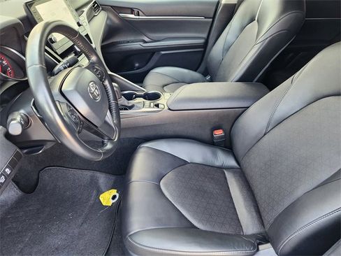 Used 2024 Toyota Camry XSE FWD image 4