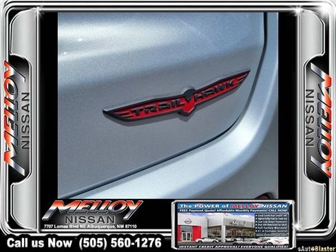 Used 2025 Jeep Compass Trailhawk AWD/4WD image 13