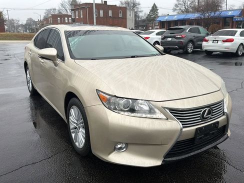 Used 2013 Lexus ES 350 w/ Luxury Pkg image 3