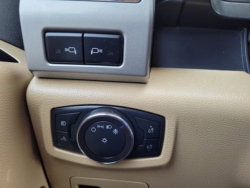 Used 2019 Ford F150 Lariat image 24