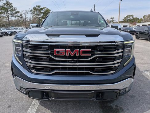 Used 2022 GMC Sierra 1500 SLT w/ SLT Premium Plus Package image 8