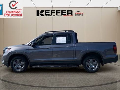Used 2025 Honda Ridgeline TrailSport image 2