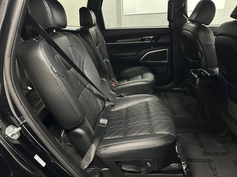 Used 2025 Kia Telluride AWD image 21
