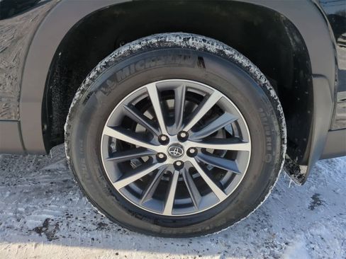 Used 2019 Toyota Highlander XLE image 14