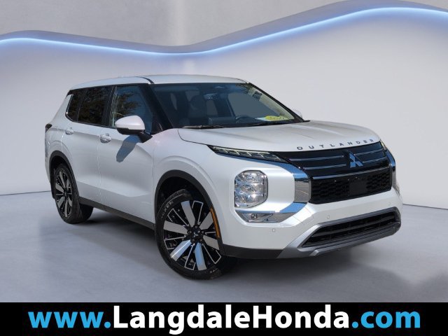 Used 2025 Mitsubishi Outlander SE FWD image 1