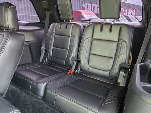Used 2018 Ford Explorer Platinum AWD/4WD image 29