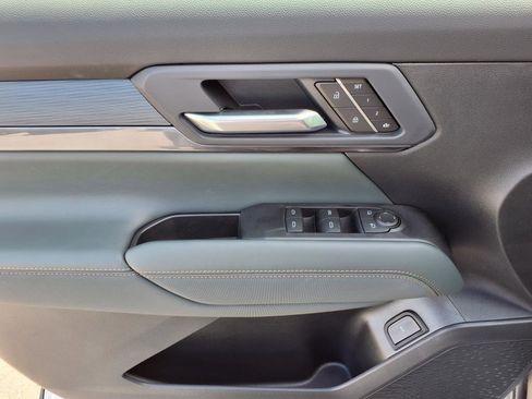 Used 2026 GMC Terrain AT4 w/ Convenience Package III image 9