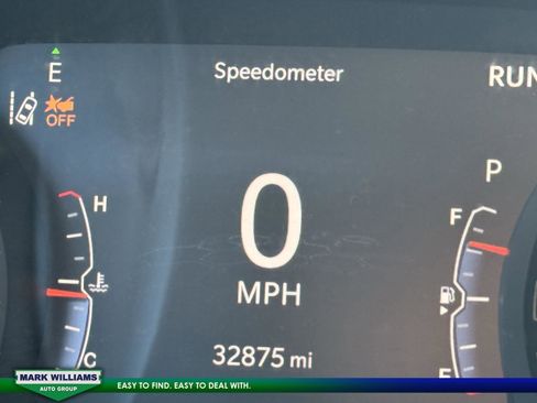 Used 2023 Jeep Compass Latitude image 12