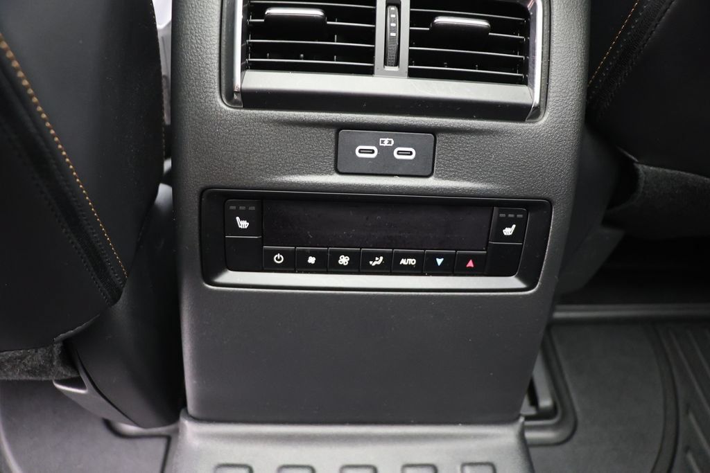 Used 2025 MAZDA CX-70 Plug-In Hybrid w/ Premium Plus AWD/4WD image 12