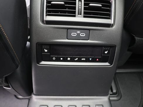 Used 2025 MAZDA CX-70 Plug-In Hybrid w/ Premium Plus AWD/4WD image 12