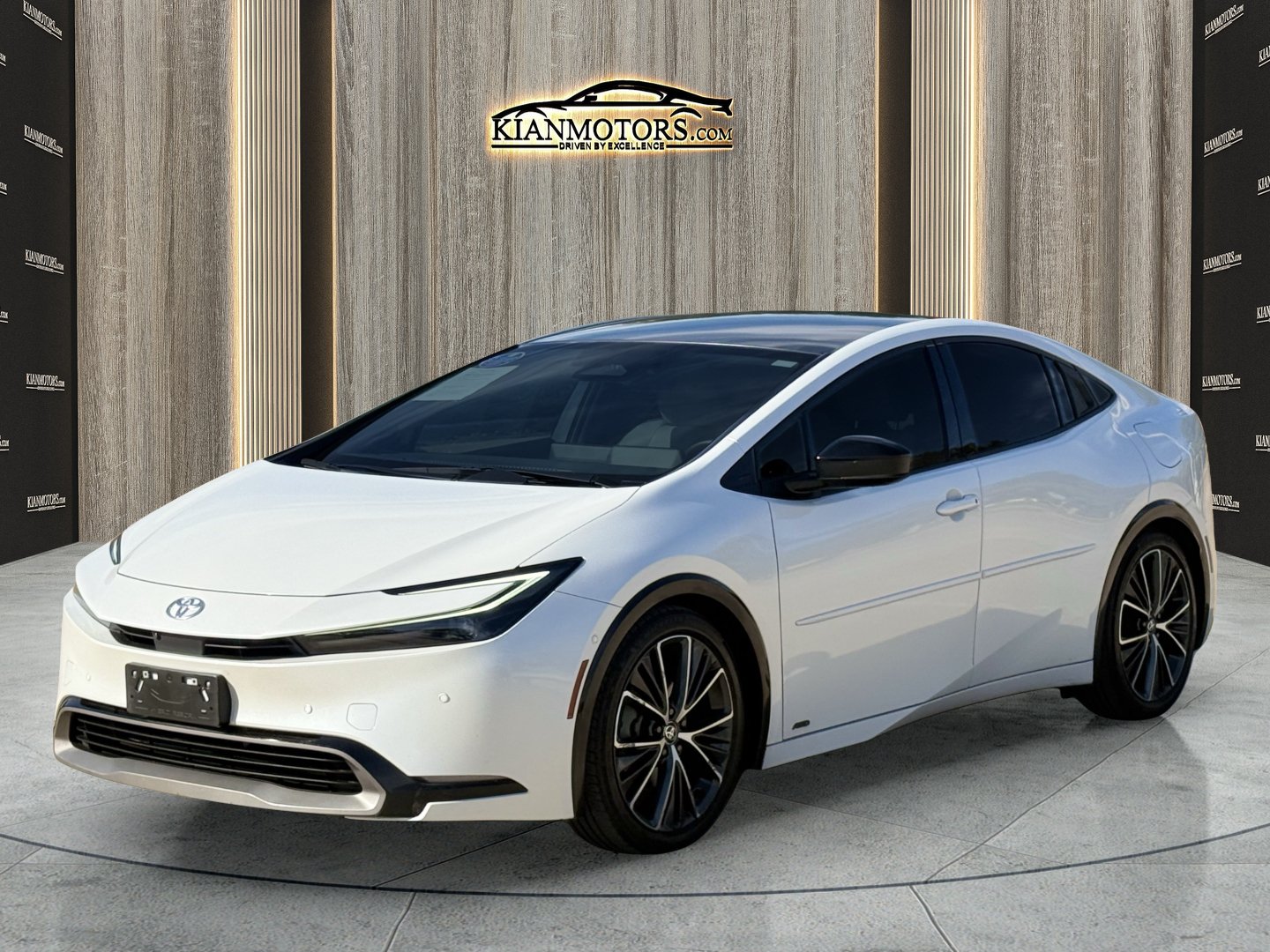 Used 2023 Toyota Prius Limited w/ Limited Premium Package AWD/4WD image 7