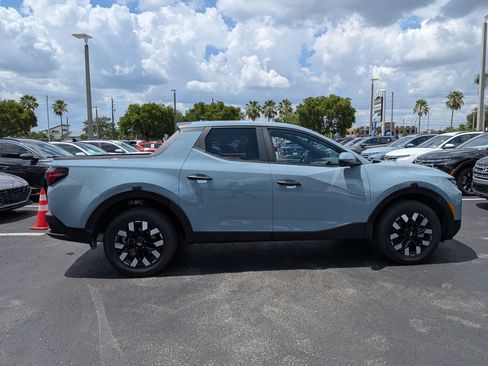 Used 2025 Hyundai Santa Cruz SE FWD image 3