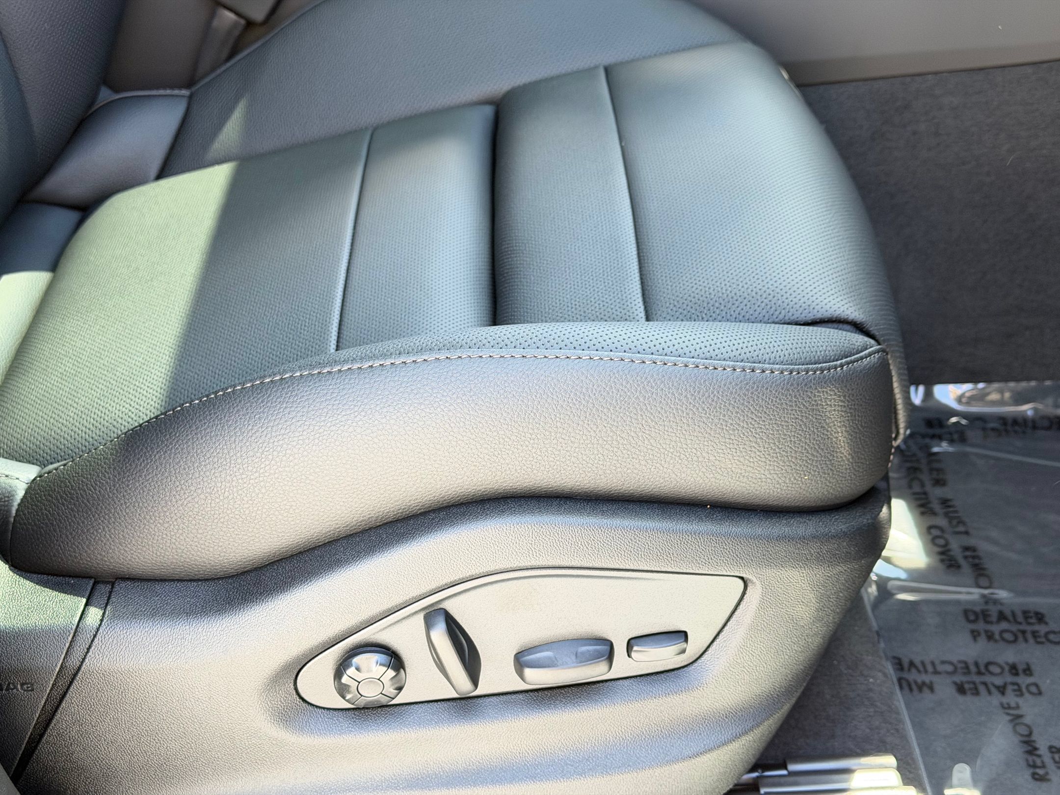Used 2026 Porsche Cayenne AWD/4WD image 16