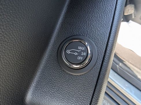 Used 2023 Chevrolet Traverse LT w/ LT Premium Package image 9