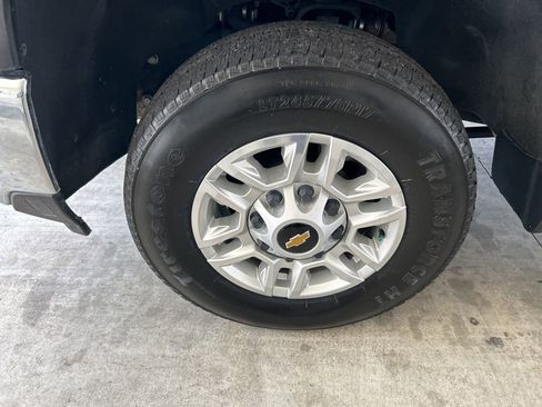 Used 2024 Chevrolet Silverado 2500 LT image 13