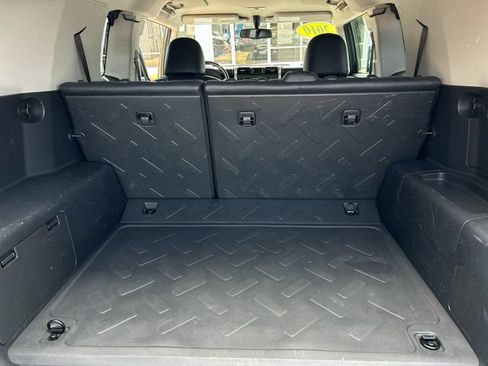 Used 2010 Toyota FJ Cruiser 4WD image 10