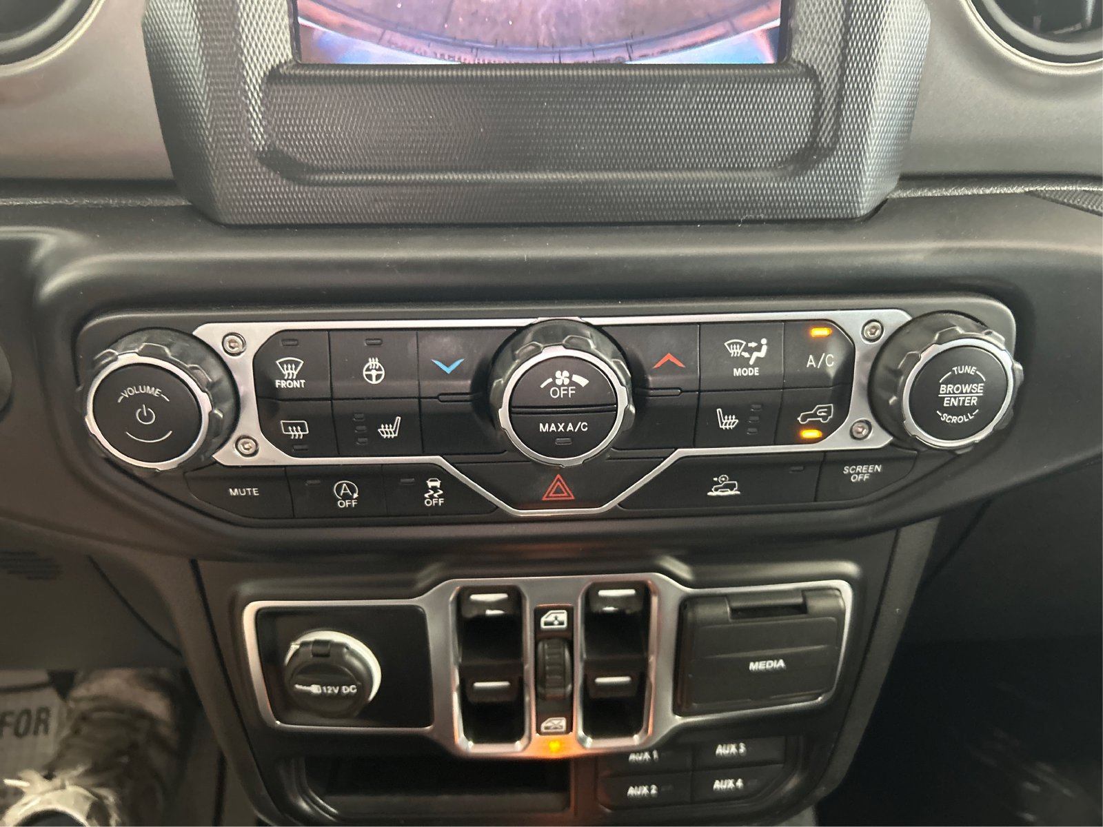 Used 2022 Jeep Wrangler Unlimited Sport AWD/4WD image 26