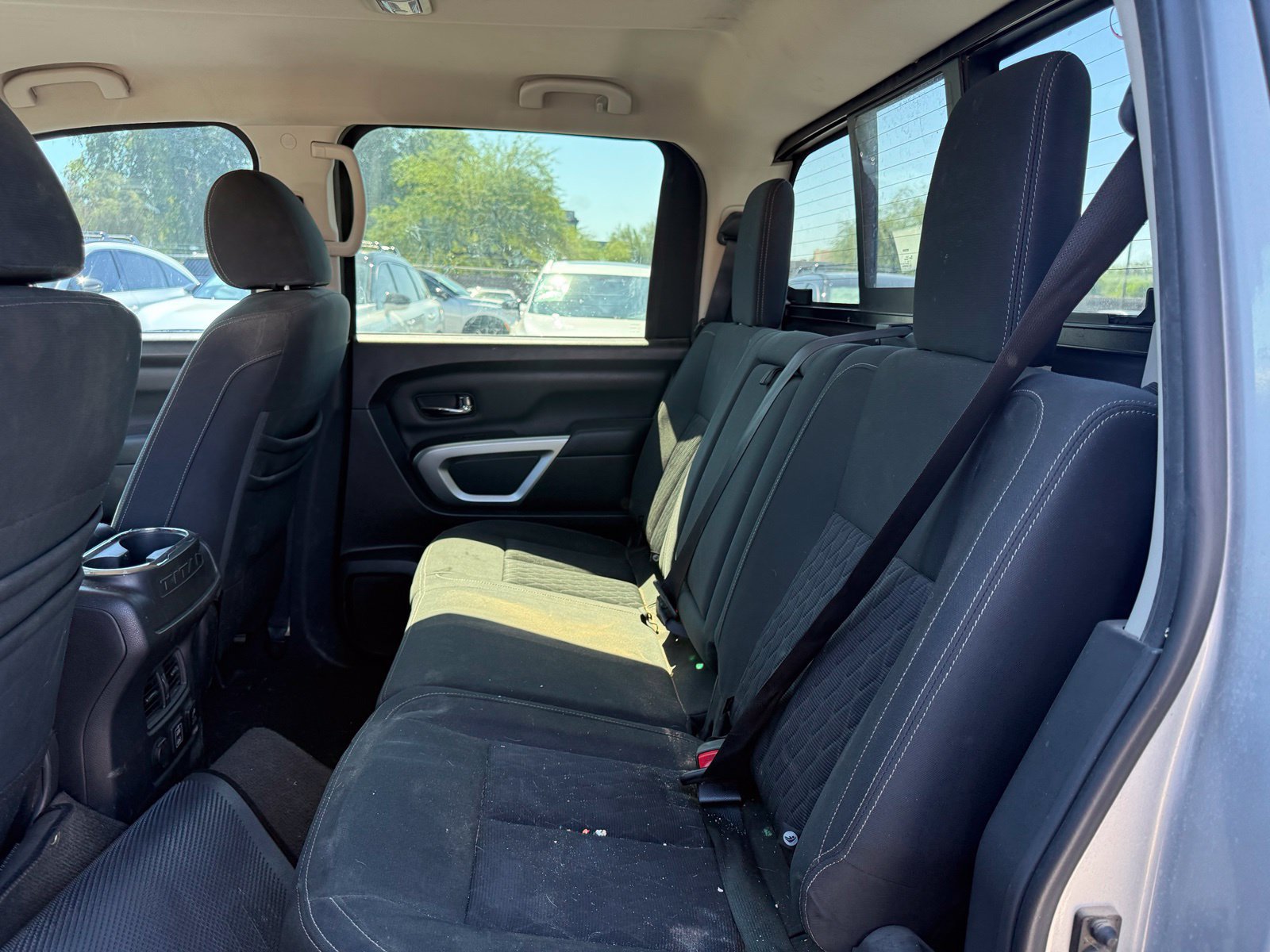 Used 2019 Nissan Titan SV w/ SV Convenience Package RWD image 9