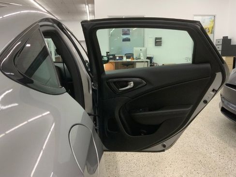 Used 2016 Chrysler 200 S image 28