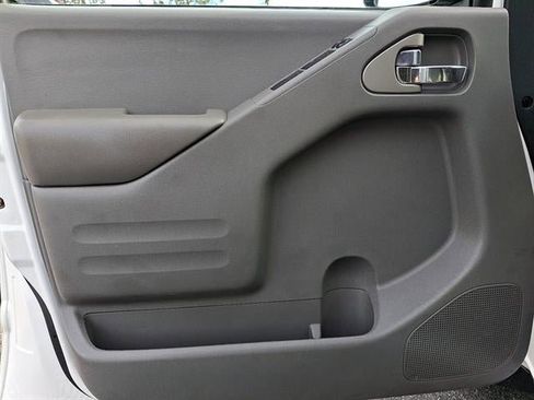 Used 2020 Nissan Frontier SV image 43