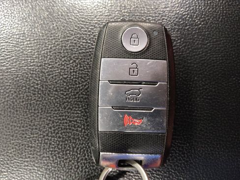 Used 2020 Kia Sorento S FWD image 32