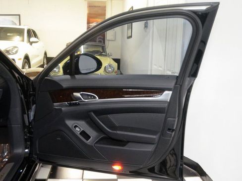 Used 2016 Porsche Panamera Turbo image 18