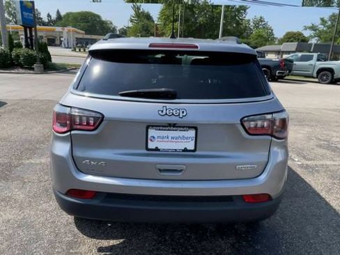 Used 2020 Jeep Compass Latitude w/ Cold Weather Group AWD/4WD image 9