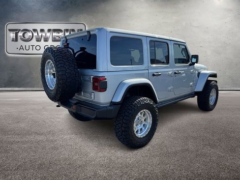 Used 2024 Jeep Wrangler Sahara image 4