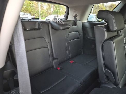 Used 2022 Nissan Pathfinder SL image 16