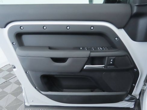 Used 2026 Land Rover Defender 110 S AWD/4WD image 25