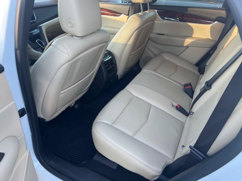Used 2018 Cadillac XT5 Premium Luxury FWD image 15