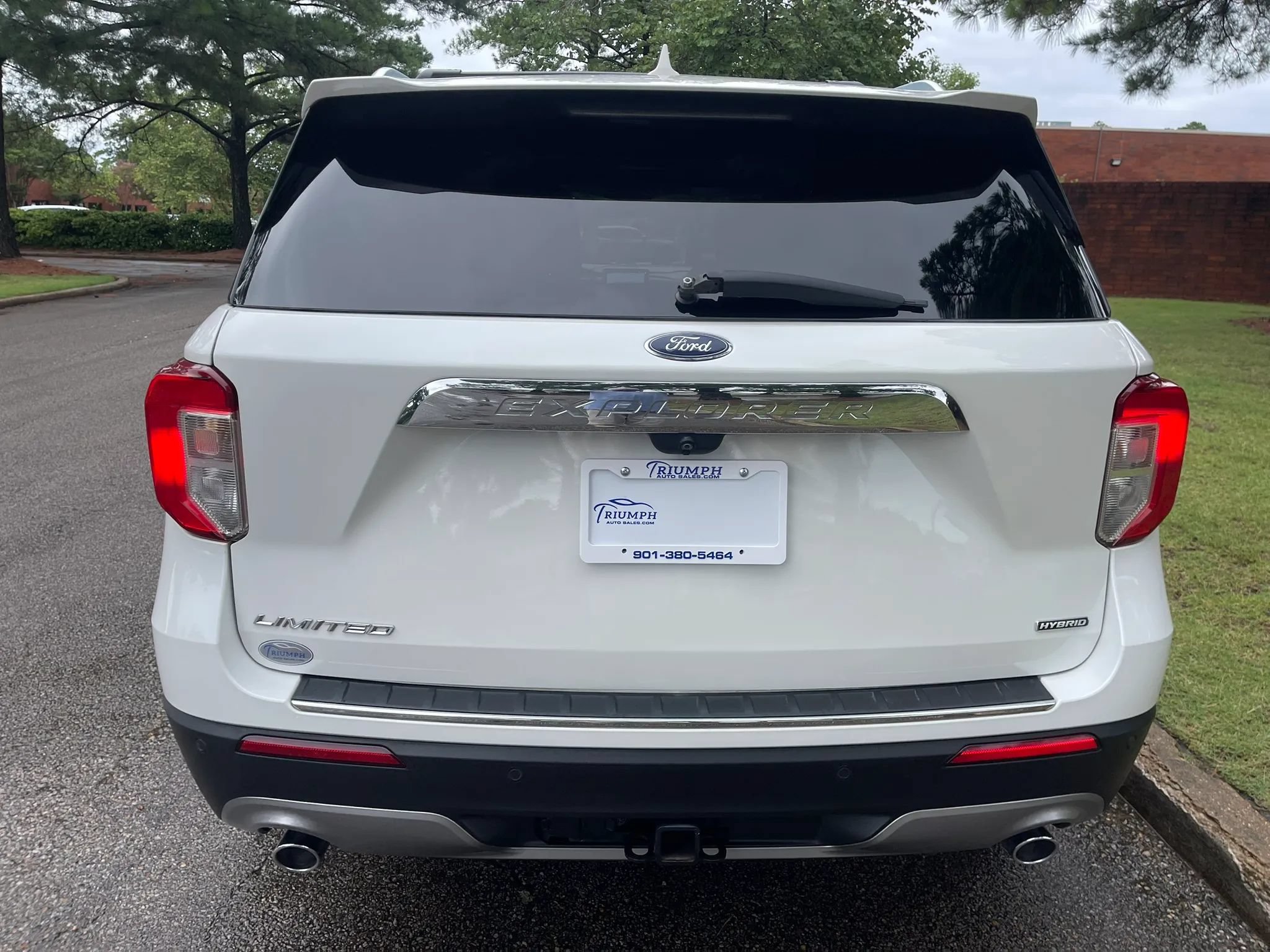 Used 2021 Ford Explorer Limited w/ Hybrid Equipment Group 310A RWD image 4