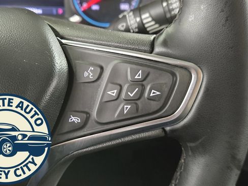 Used 2024 Chevrolet Equinox Premier image 12