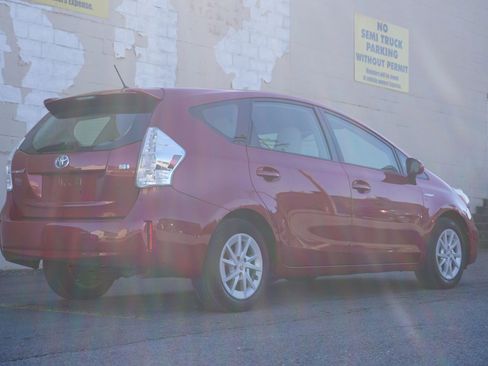 Used 2012 Toyota Prius V Two image 5