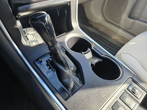 Used 2016 Toyota Camry XLE image 30