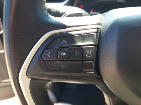 Used 2021 Jeep Grand Cherokee L Limited AWD/4WD image 24
