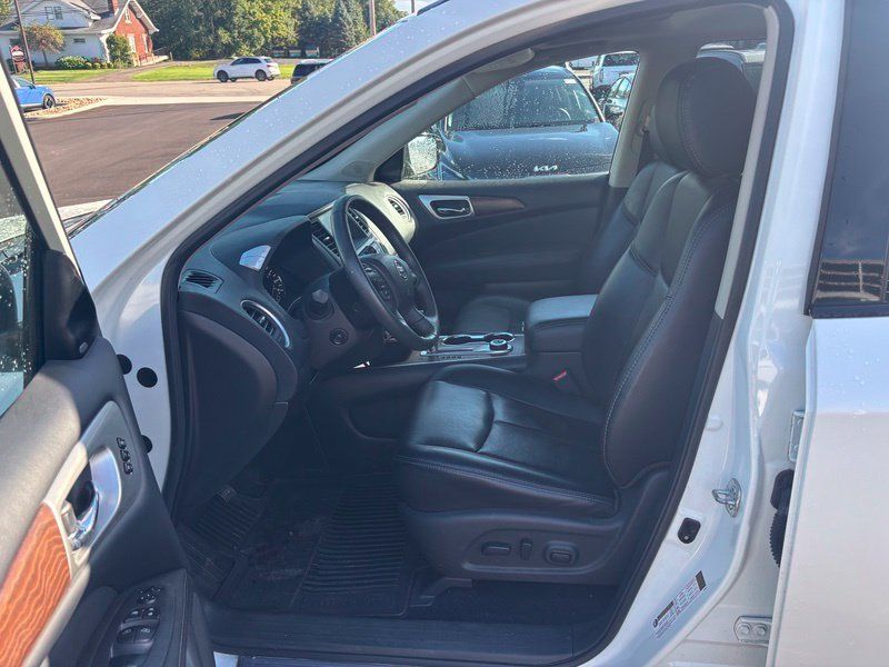 Used 2017 Nissan Pathfinder Platinum w/ Cargo Package AWD/4WD image 9
