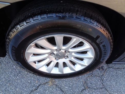 Used 2013 Chrysler 300 RWD image 25