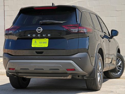 Used 2023 Nissan Rogue S FWD image 4