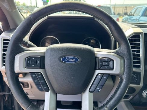 Used 2015 Ford F150 Lariat w/ Equipment Group 502A Luxury AWD/4WD image 21