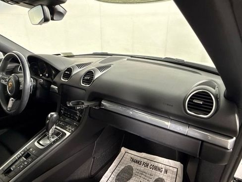 Used 2022 Porsche 718 Boxster RWD image 23