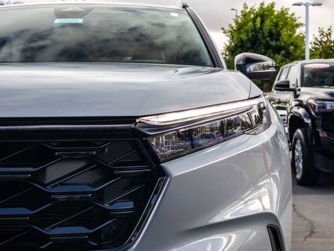 Used 2024 Honda CR-V Sport Touring image 4