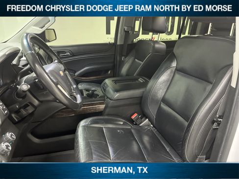 Used 2019 Chevrolet Suburban LT image 6